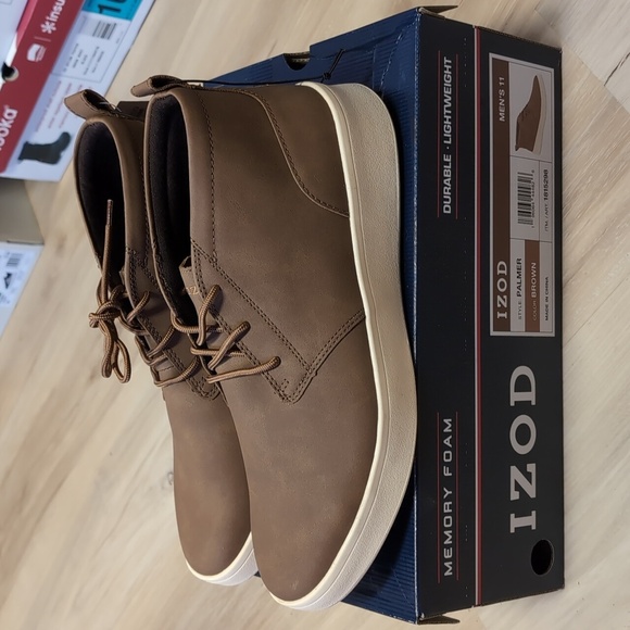 IZOD Men's Chukka Boot - Picture 3 of 5